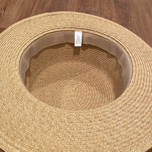 NWOT Straw hat - Picture 3 of 3